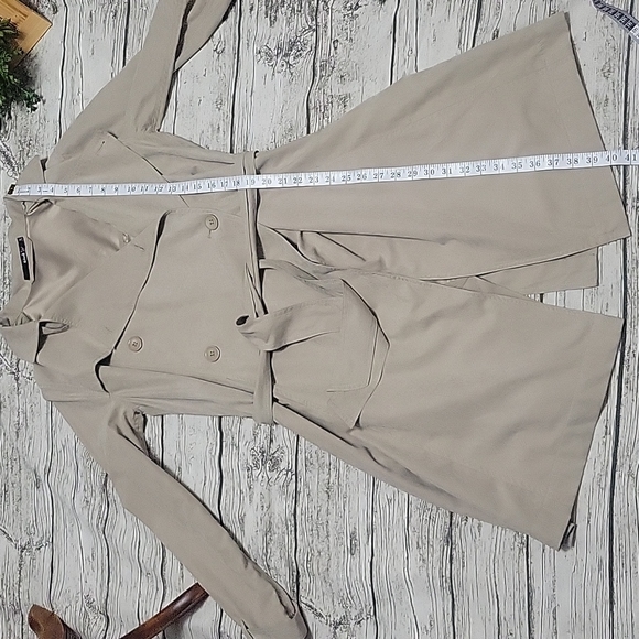 Event Trench Coat, Large - Picture 12 of 17